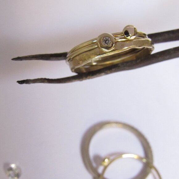 Gold rings. Combination 14k yellow gold rings. 1 with diamond 2. Gold bands - Picture 7 of 8